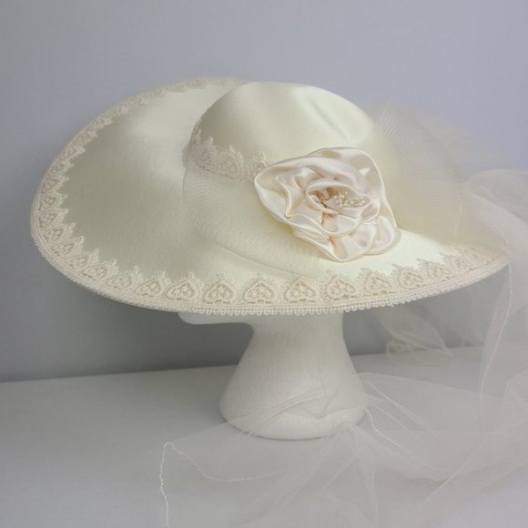 VINTAGE Cream Floral Veil Hat Wedding Bridal - Picture 2 of 10